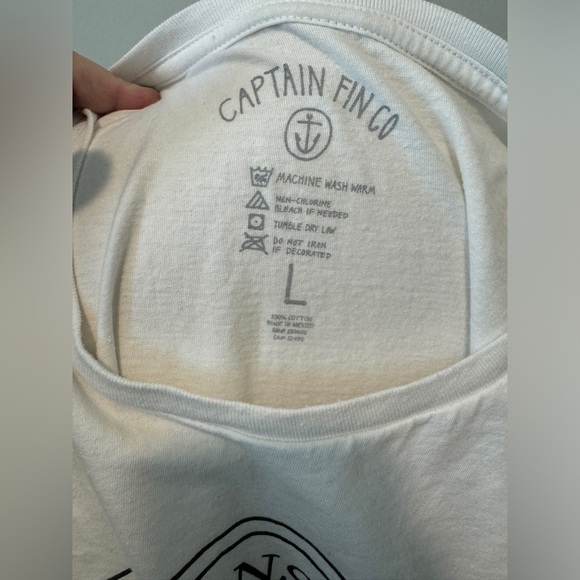 Captain Fin Co T-Shirt / Men’s size L - Picture 3 of 3